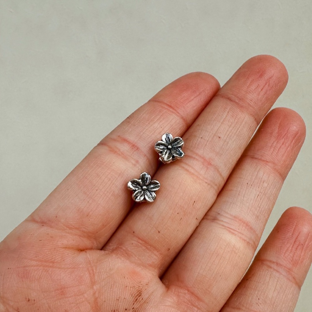 Sterling silver floral stud earrings